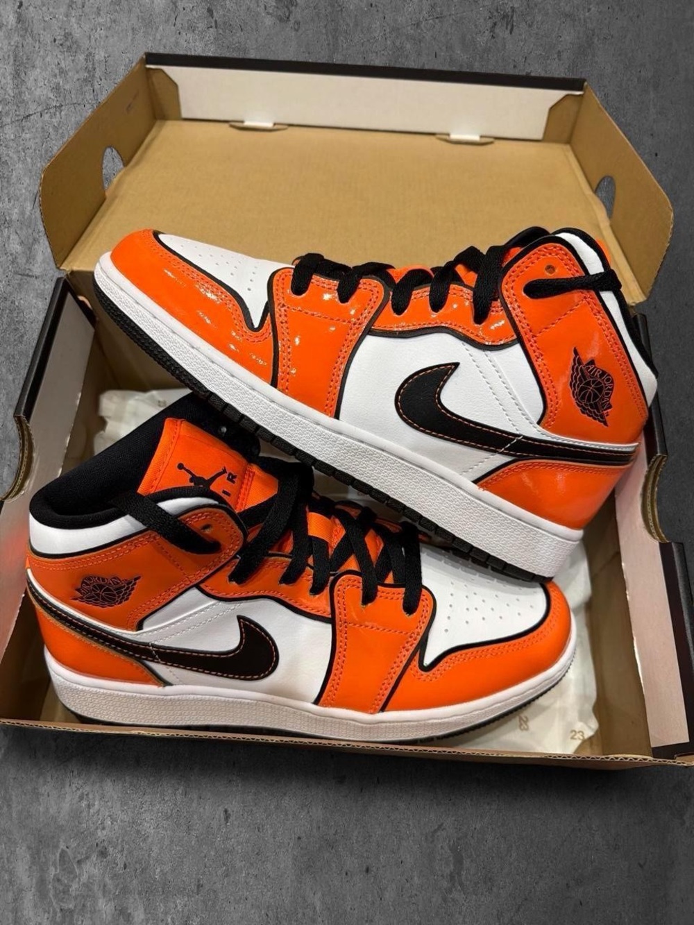 Jordan Mids ( YOUTH )